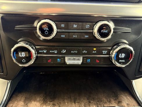 Used 2021 Ford F150 Lariat image 39