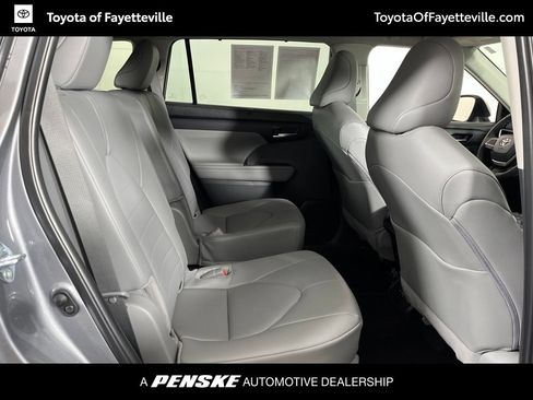 Certified 2026 Toyota Highlander XLE AWD/4WD image 8