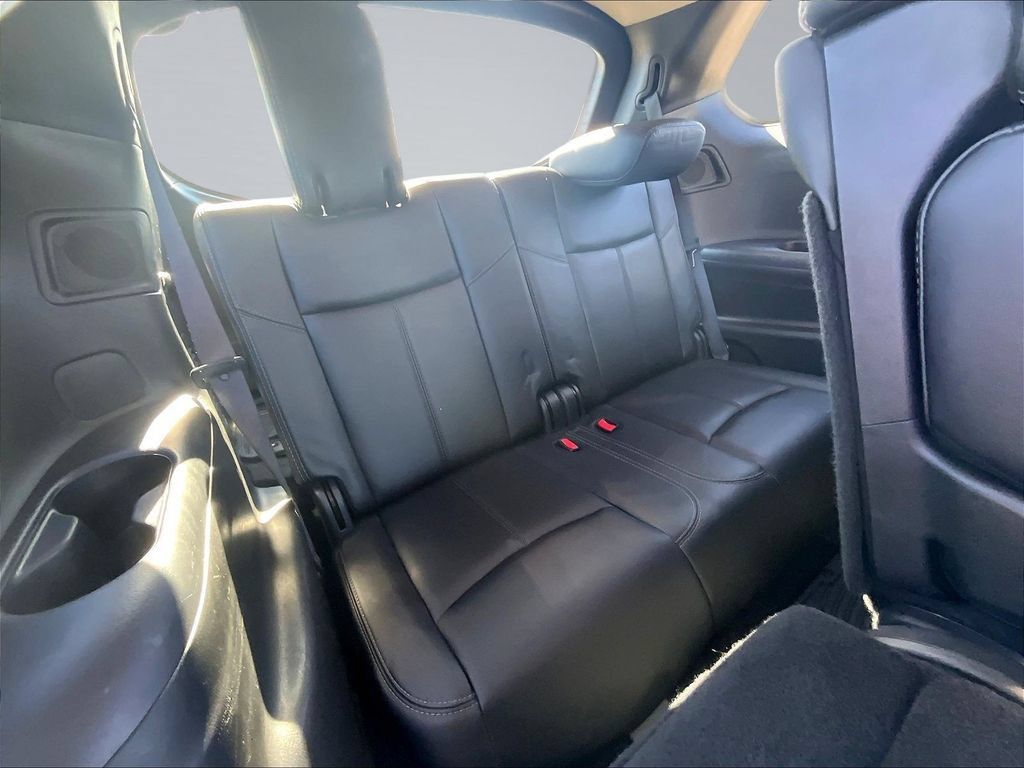 Used 2014 Nissan Pathfinder SL w/ SL Tech Package AWD/4WD image 28