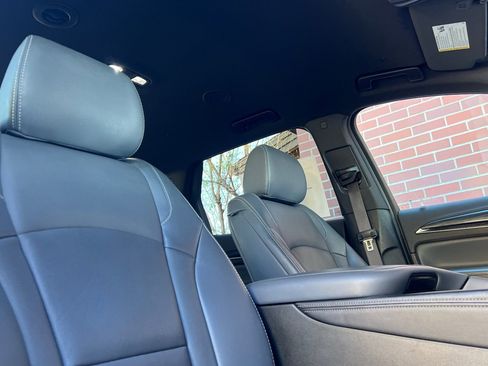 Used 2024 Buick Enclave Premium image 23