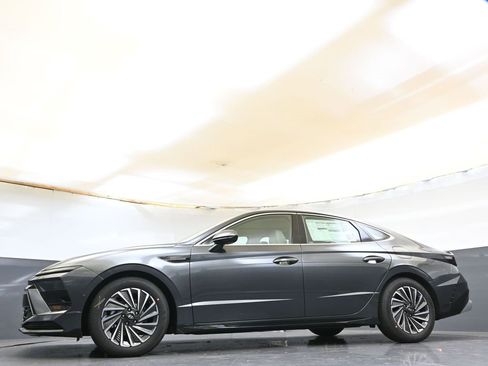 New 2026 Hyundai Sonata Limited image 39