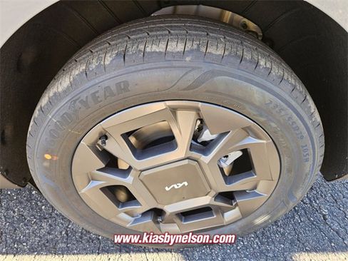 New 2026 Kia Carnival EX image 9