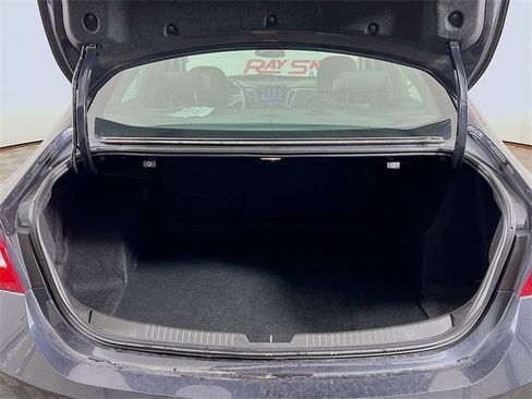 Used 2023 Chevrolet Malibu LT image 23