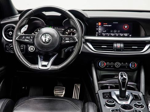 Used 2023 Alfa Romeo Stelvio Veloce AWD/4WD image 17