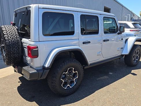 Used 2023 Jeep Wrangler Unlimited Rubicon 4xe w/ Cold Weather Group AWD/4WD image 4
