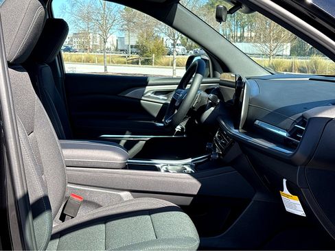 New 2026 Chevrolet Traverse LT w/ Midnight/Sport Edition image 11