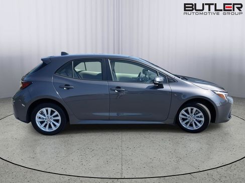 Used 2025 Toyota Corolla SE image 6