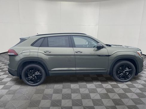 New 2026 Volkswagen Atlas Cross Sport SEL R-Line image 2