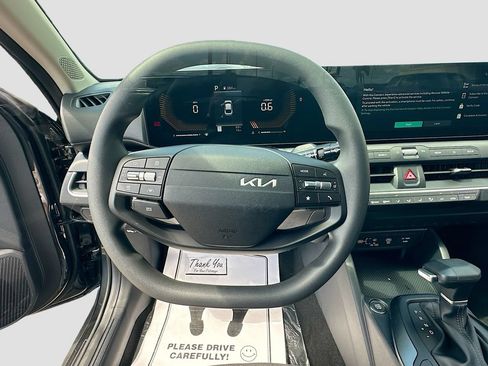 New 2026 Kia K4 FWD image 11