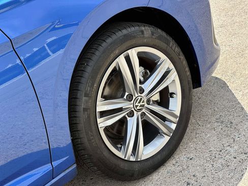Certified 2023 Volkswagen Jetta SE w/ Panoramic Sunroof Package FWD image 7