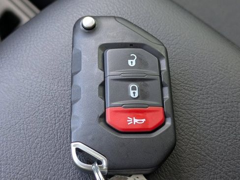 New 2025 Jeep Gladiator Sport image 27