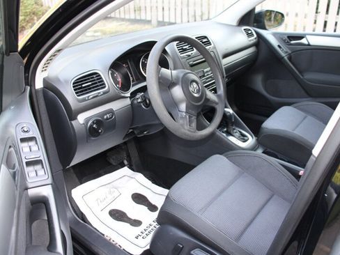 Used 2012 Volkswagen Golf 4-Door FWD image 5