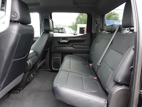 Used 2023 Chevrolet Silverado 1500 LT AWD/4WD image 20