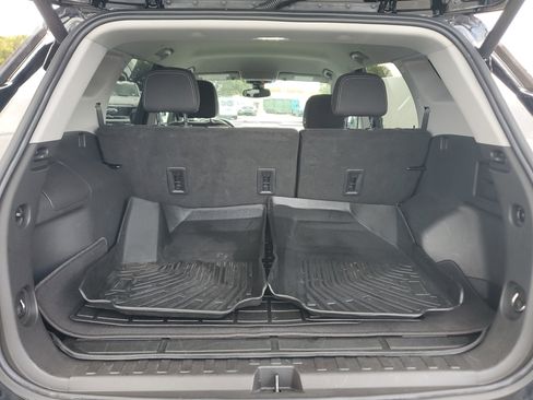 Used 2022 GMC Terrain SLE w/ Driver Convenience Package image 14