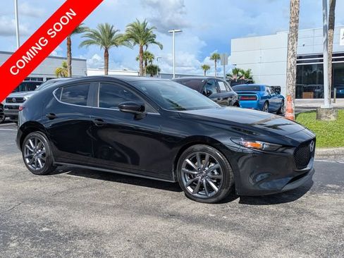 Used 2019 MAZDA MAZDA3 Hatchback w/ Preferred Package FWD image 1