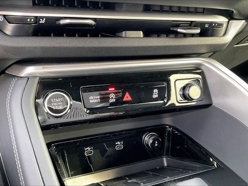 Certified 2025 Audi Q5 Premium Plus w/ Premium Plus image 30