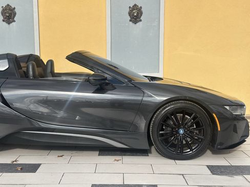 Used 2019 BMW i8 Roadster image 19