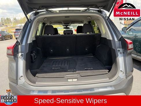 Used 2023 Nissan Rogue SV image 32