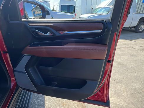 Used 2023 GMC Yukon Denali Ultimate AWD/4WD image 20