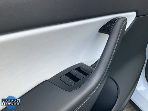 Used 2021 Tesla Model Y Long Range image 23