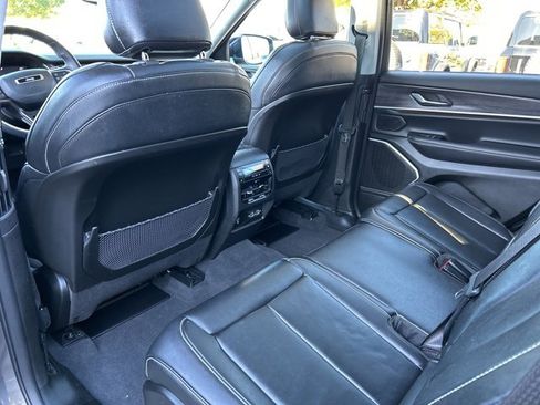 Used 2022 Jeep Grand Cherokee L Limited image 15