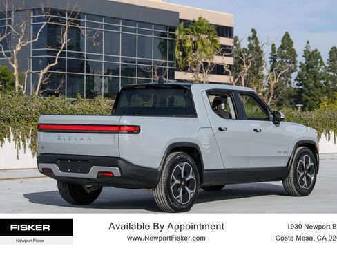 Used 2024 Rivian R1T Adventure image 8