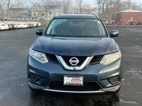 Used 2015 Nissan Rogue SV w/ SV Premium Package image 2