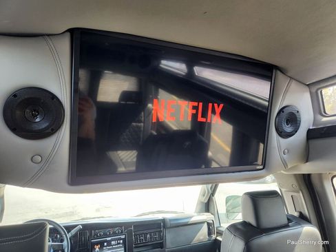 Used 2023 Chevrolet Express 2500 image 5