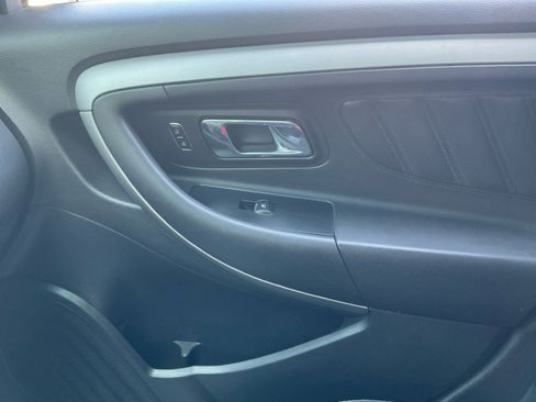 Used 2016 Ford Taurus SEL image 16