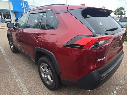Used 2022 Toyota RAV4 XLE FWD image 8