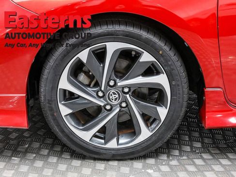 Used 2018 Toyota Corolla iM w/ Carpet Mat Package (TMS) image 30