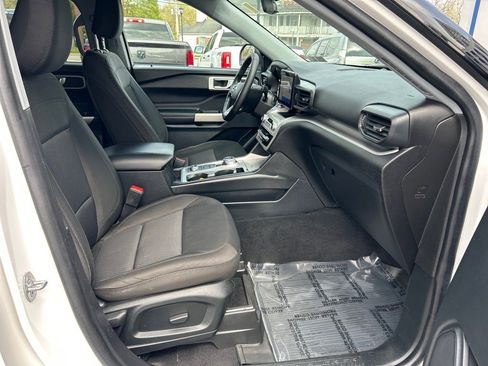 Used 2022 Ford Explorer XLT image 20