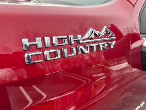 Used 2021 Chevrolet Silverado 2500 High Country w/ Technology Package image 17