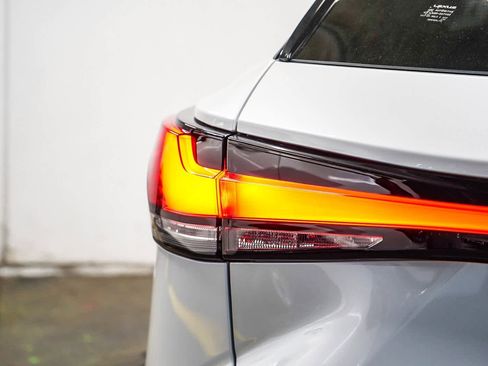 Used 2025 Lexus RX 450h Luxury image 11