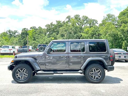New 2026 Jeep Wrangler Unlimited Sahara AWD/4WD image 12