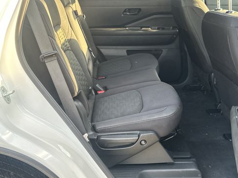 Used 2024 Nissan Pathfinder SV FWD image 15