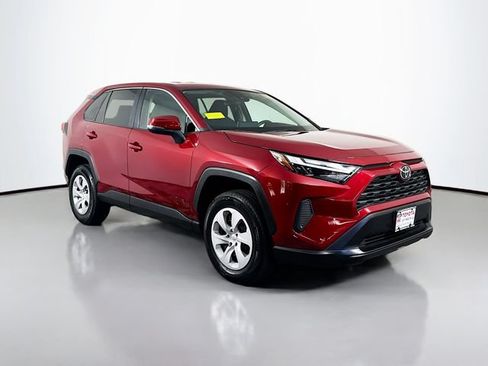 Used 2024 Toyota RAV4 LE AWD/4WD image 10