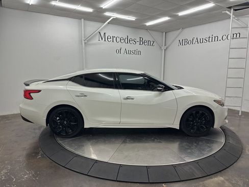 Used 2017 Nissan Maxima SR w/ Midnight Edition image 8