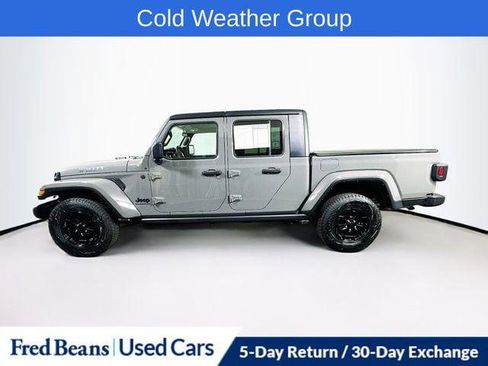 Certified 2022 Jeep Gladiator Sport AWD/4WD image 4
