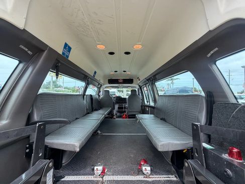 Used 2014 Ford E-250 and Econoline 250 Extended w/ Power Group RWD image 2
