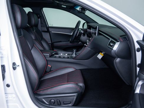 Used 2026 Genesis G70 3.3T Sport Prestige image 9