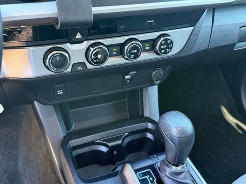 Used 2017 Toyota Tacoma SR5 w/ Tow Package image 18