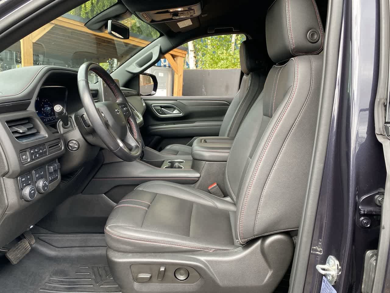 Used 2022 Chevrolet Tahoe RST w/ Luxury Package AWD/4WD image 13