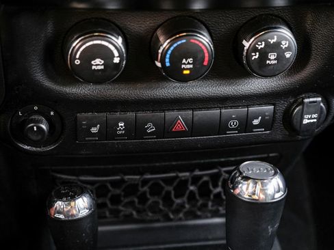 Used 2017 Jeep Wrangler Unlimited Sahara w/ Quick Order Package 24E Chief AWD/4WD image 29