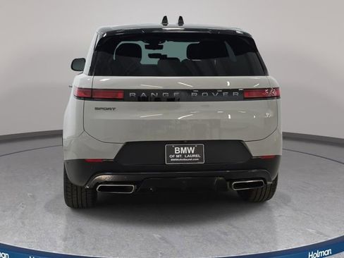 Used 2024 Land Rover Range Rover Sport SE AWD/4WD image 7