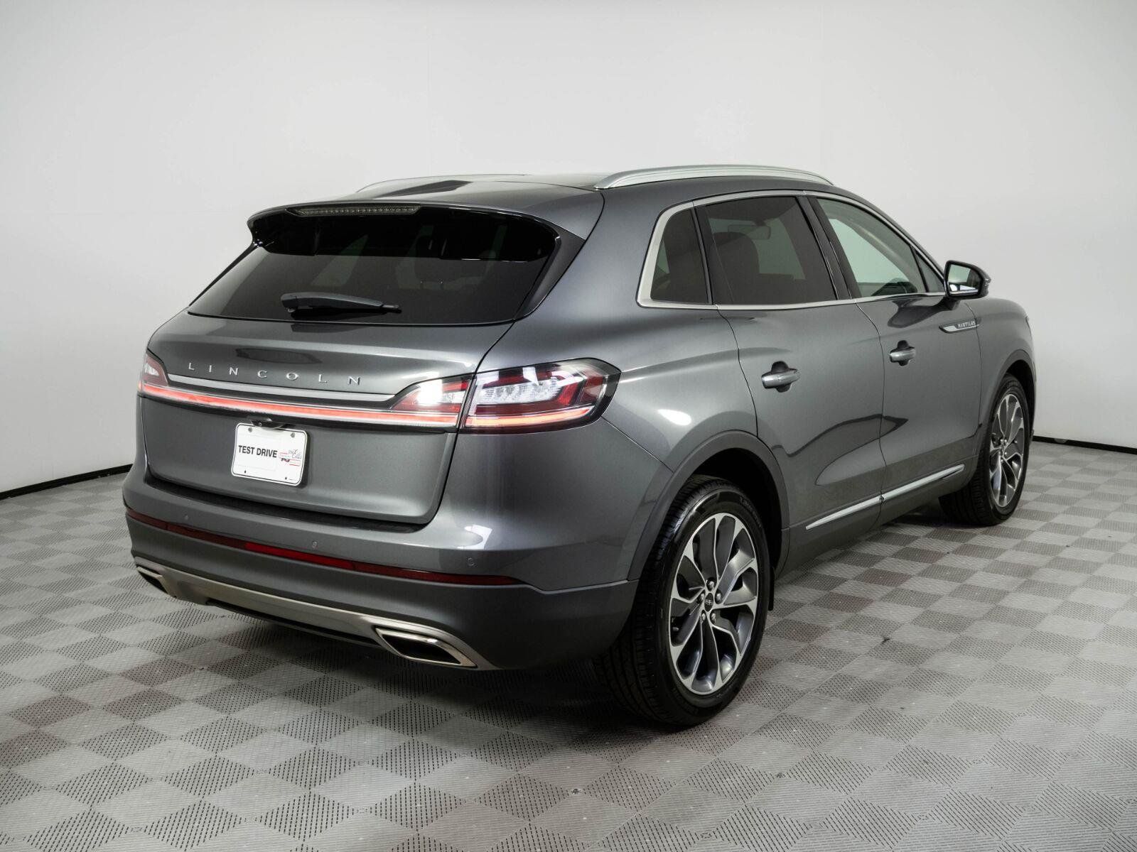 Used 2022 Lincoln Nautilus Reserve AWD/4WD image 28