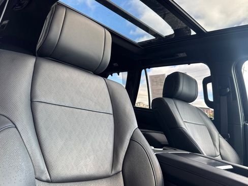 Used 2024 Toyota Sequoia Platinum image 19