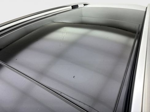 Used 2023 Mercedes-Benz EQB 300 4MATIC w/ Exclusive Package image 24