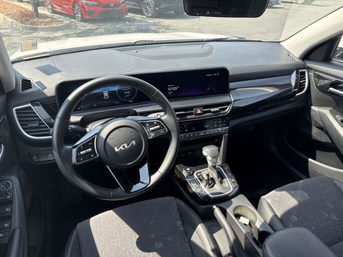 Used 2024 Kia Seltos S AWD/4WD image 14