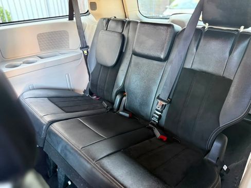 Used 2017 Dodge Grand Caravan SXT FWD image 20